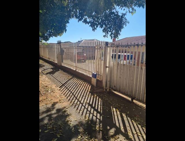 3 BEDROOM HOUSE FOR SALE IN REWLATCH